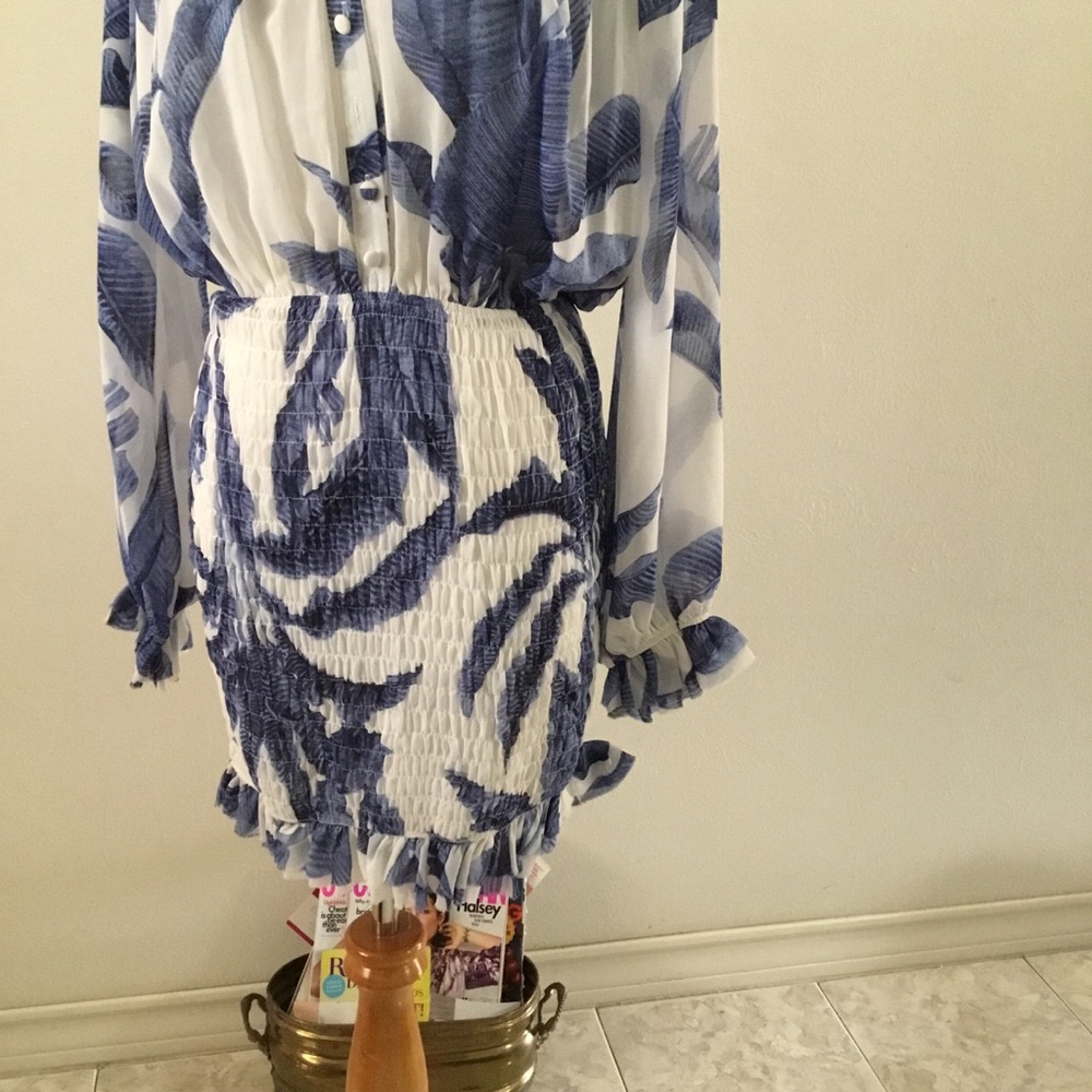 HP- LUXXEL BLUE&WHITE PRINT DRESS/LINED SHEER FULL SLEEVES/RUCHED BOTTOM/SZ S - Picture 5 of 11